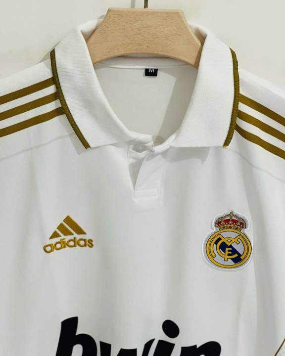 Real%20Madrid%202011/12%20Vintage%20Kit%20-%20Image%202