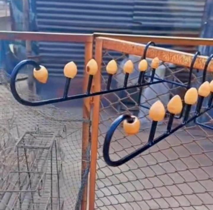 Grill%20Cloth%20hanger%20%20Balcony%20shart%20metal%20Coat%20Rack%20-%20Image%204