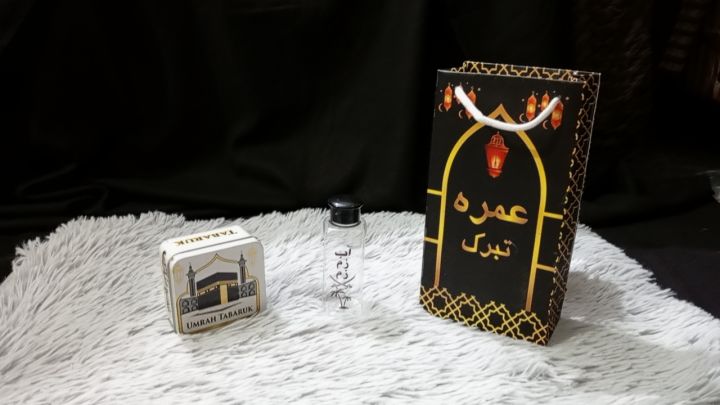 Pack%20of%206%20Umrah%20mubarak%20paper%20bag%20size%204.5/8%20Umrah%20Mubarak%20tin%20box%206%20size%203/3%20abezamzam%20bottle%206%20size%20100%20ml,Umrah%20Mubarak%20taburak%20gift%20set,%20Umrah%20taburak%20distribution%20packing%20-%20Image%204
