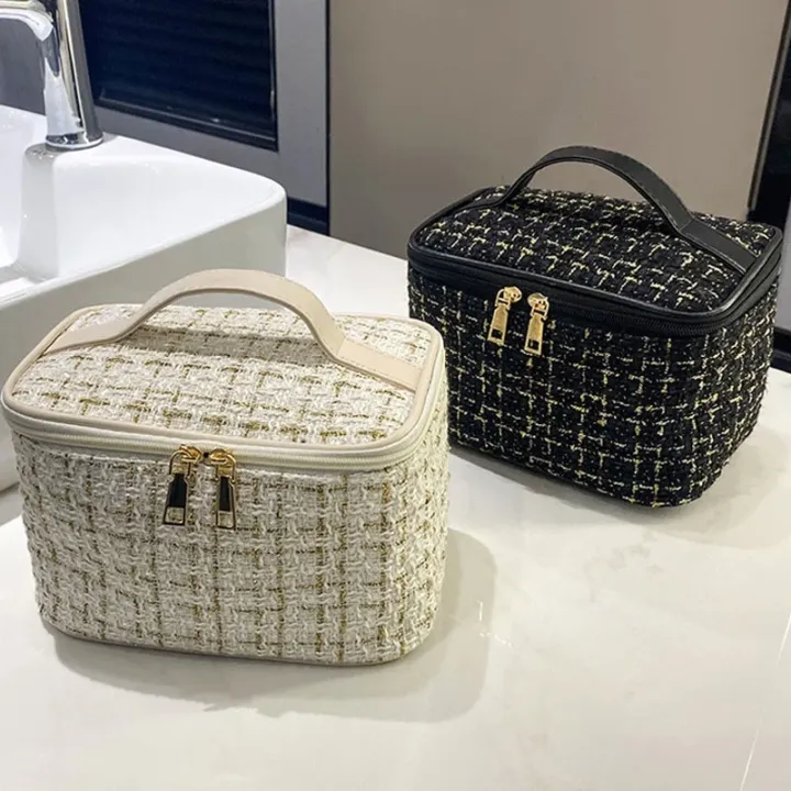 2026%20New%20Women's%20Bag%20Knitted%20Style%20Makeup%20Bag%20Portable%20Portable%20Portable%20Makeup%20Bag%20Fashionable%20Large%20Storage%20Bag%20BX100%20-%20Image%203