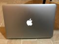 Apple MacBook Air A1466 Early 2017 - Intel Core i5 Processor (13.3 inch Display, 8GB RAM, 256GB Flash Storage) Silver Colour. 