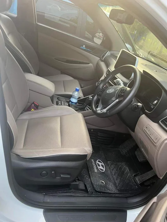 Hyundai%20Tucson%2010D%20Floor%20Mats%20with%20Grass%20Mats%20Premium%20Quality%20Imported%20Tray%20Type%20-%20Image%205