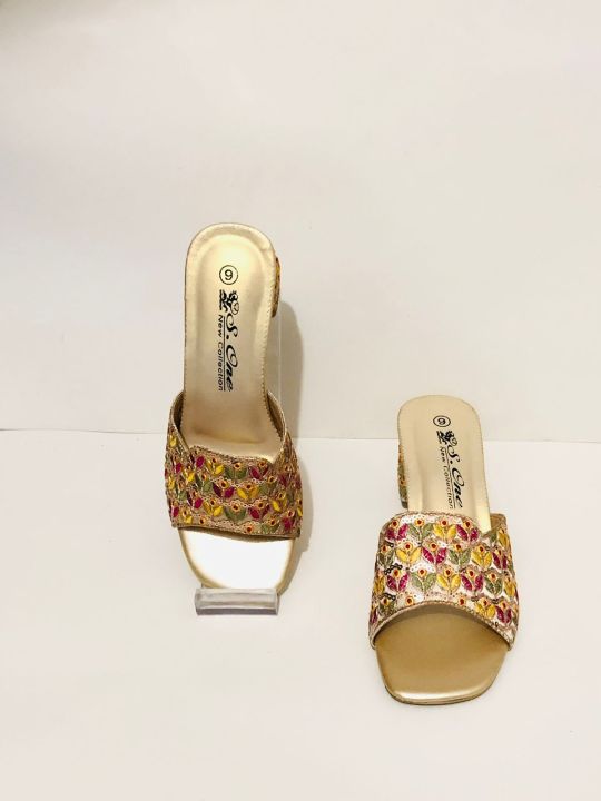 Ladies%20Heel%20Shoes%20with%20Embroidery%20Work%20lace%20%7C%20Embrodary%20Lace%20-%20Image%203