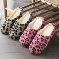 Indoor Bedroom Women Men Floor Shoes Winter Household Fur Slippers Leopard Print Soft Warm House Slides lining color random. 