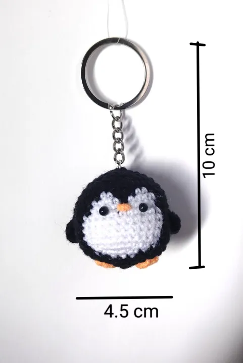 Handmade%20crochet%20penguin%20keyring%20-%20Image%202