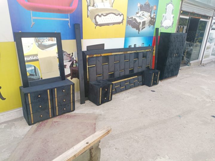 Bed%20dressing%20and%20two%20side%20table%20-%20Image%203