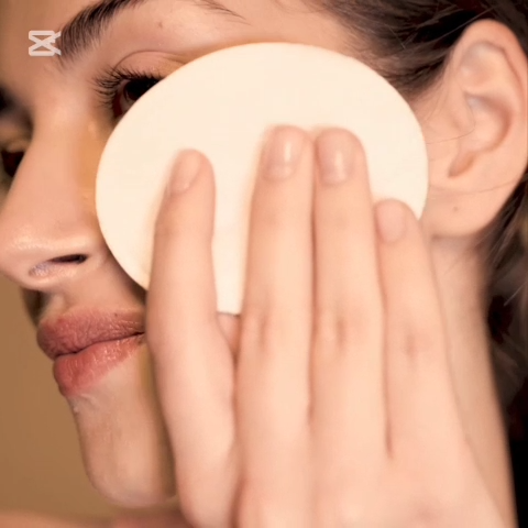 Oriflame Love Nature Calming Micellar Water with Chia & Organic Honey 150ml – Gentle Cleansing, Hydrating & Soothing Face Cleanser for Dry Skin