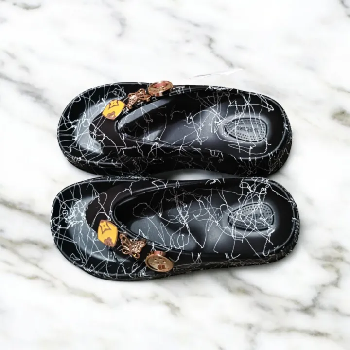 plastic%20house%20sliper%20for%20women%20ND%20girls%20-%20Image%203