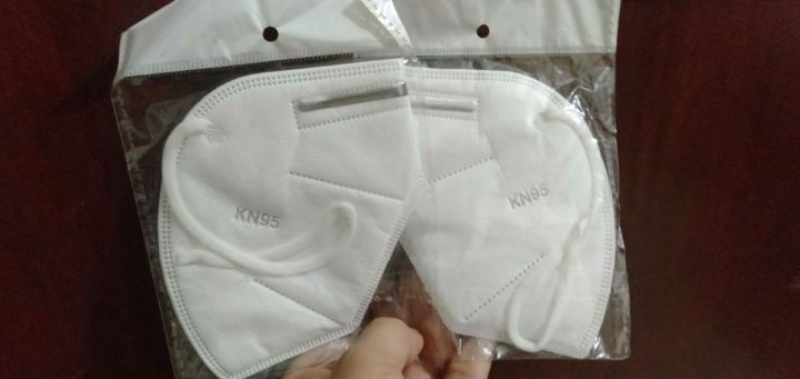 outdoor%20three%20white%20face%20mask,pack%20of%203,%20high%20quality%20&%20anti%20dust%20mask,%20disposable,%20protective%20kn95%20-%20Image%203