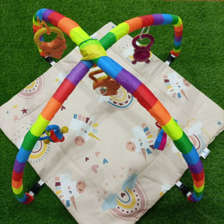 Baby%20play%20mat%20with%20hanging%20toys%20-%20Play%20gym%20-%20Baby%20indoor%20games%20-%20Image%207