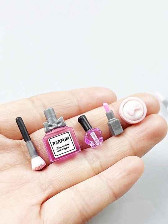 5%20pieces/set%20of%20dollhouse%20mini%20makeup%20set:%201/12%20mini%20lipstick%20perfume%20puff%20nail%20polish%20makeup%20brush%20model%20OB11%20accessories%20-%20Image%203