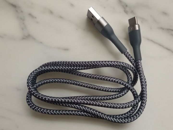 Ultra%20Durable%20USB%20Type-C%20Charging%20&%20Data%20Cable%20-%20Fast%20Charging%20cable%201000mm%20Braided%20Wire%20Extremely%20high%20quality%20wire%20-%20Image%205