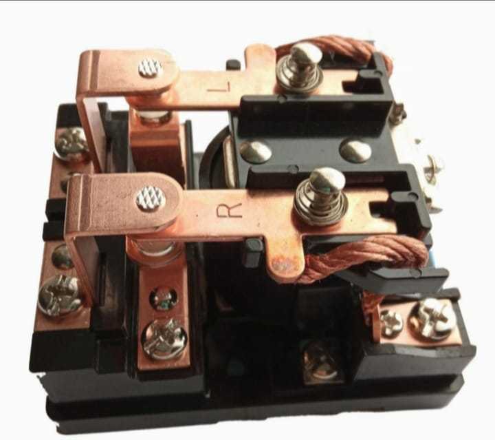 Auto%20Change%20Over%20Relay%20220V%20120A%20for%20Generators%20Wapda%20Solar%20inverter%20(2%20Line%20Changer)%202%20Meter%20Switching%20Automatic%20Changeover%20High%20Quality%20Pure%20Copper%20Wintop%20Meekal%20and%20Long%20-%20Image%203