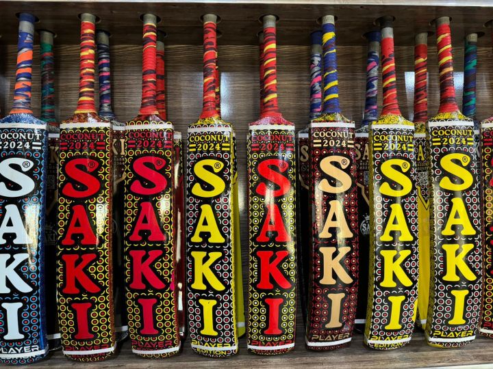 SAKI%20Player%20addition%20coconut%20Bat%202024%20Tape%20Ball%20Cricket%20Bat%20Original%20-%20Image%203