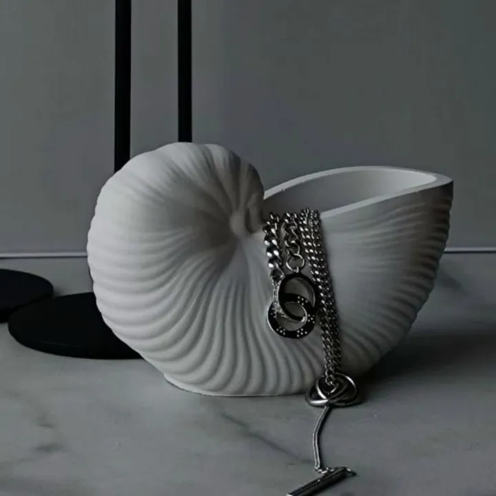 Ferm%20living%20shell%20pot,%20concrete%20shell%20vase,%20handmade%20shell%20vase%20for%20flowers,%20shell%20vase,%20Shell%20candle%20pot%20-%20Image%205