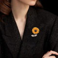 Shiny Rhinestone Sunflower Brooch Pin For Women Luxury Zircon Daisy Flower Collar Badge Elegant Floral Bouquet Corsage Jewelry. 