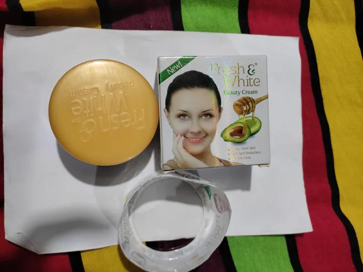 Fresh%20White%20Beauty%20Cream%20-%20Skin%20Care%20Product%20for%20Facial%20Beauty%20-%20Image%205