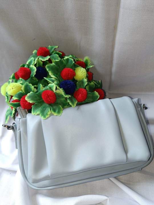 New%20Design%20Ladies%20Crossbody%20Bag%20Women%E2%80%99s%20Side%20Bag%20-%20Image%205