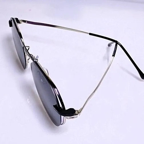 Eye%20frame%20with%20polarized%20attachment%20mirror%20-%20Image%205
