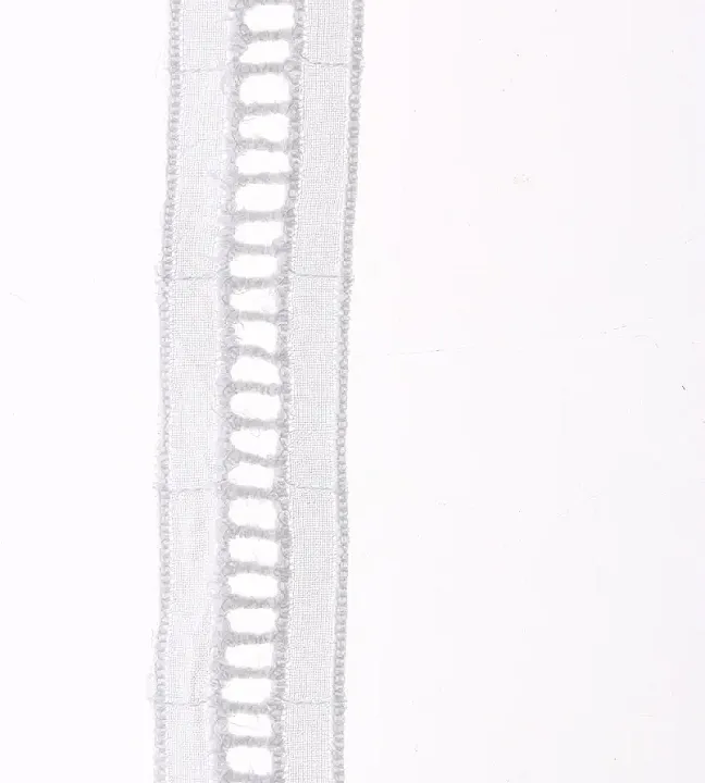 2.5%20cm%204%20yards%20Vintage%20Cotton%20Lace%20Hollowed%20Embroidery%20Floral%20Edge%20Trimming%20Ribbon%20Craft%20Clothing%20Accessories%20and%20Wedding%20Bridal%20Decoration%20(White)%20-%20Image%204