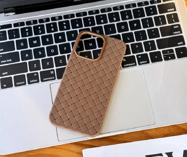 Premium%20Woven%20Leather%20Feel%20Case%20for%20iPhone%2016/16%20Pro/16%20Plus/16%20Pro%20Max-%20Durable,%20Stylish,%20and%20Shockproof%20Protection"%20-%20Image%205