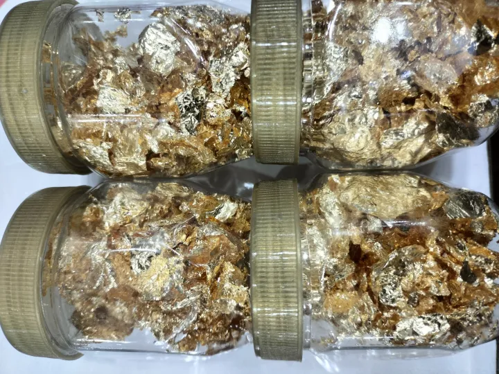 golden%20foil%20flakes%20-%20Image%202