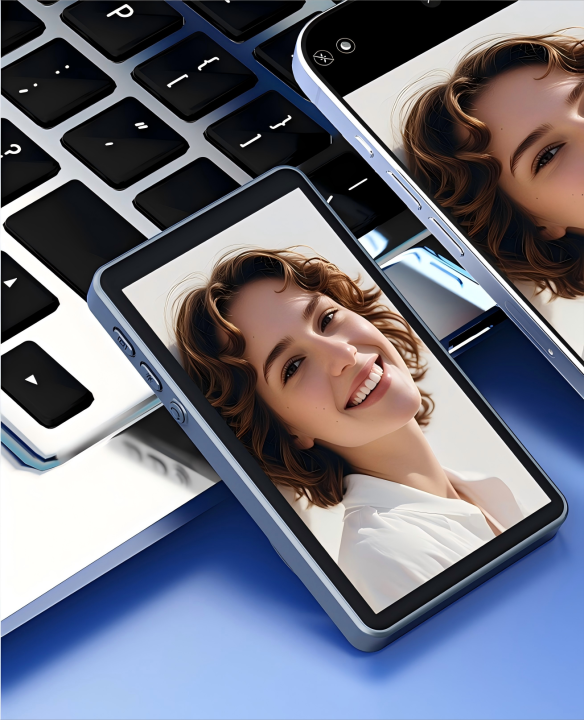 Magnetic%20Phone%20Monitor%20-%20Real-Time%20Selfie/Rear%20Cam%20-%204K%20Streaming%20Assistant%20-%20Wide%20Angle%20-%20Fits%20Most%20Phones%20-%20Image%202