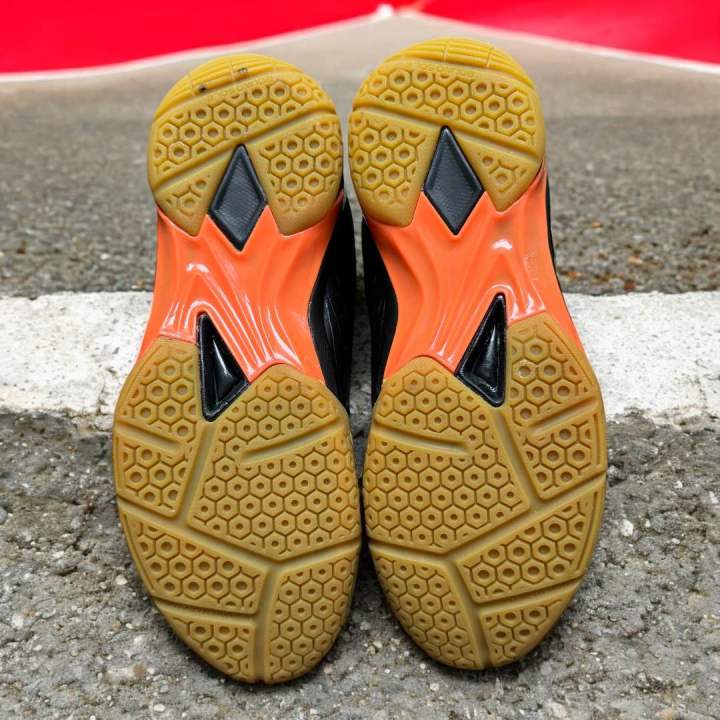 Graftex%20Non-Marking%20High-Performance%20Badminton%20Shoes%20%E2%80%93%20Grip,%20Comfort,%20&%20Durability%20-%20Image%205