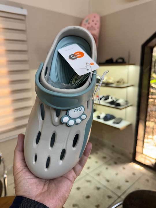 Premium%20EVA%20Clogs%20Slides%20for%20Men%20And%20Women%20%20%E2%80%93%20Soft%20Cushion,%20Anti-Slip%20Two-Part%20Sole%20%7C%20Lightweight%20&%20Quick-Dry%20-%20Image%206