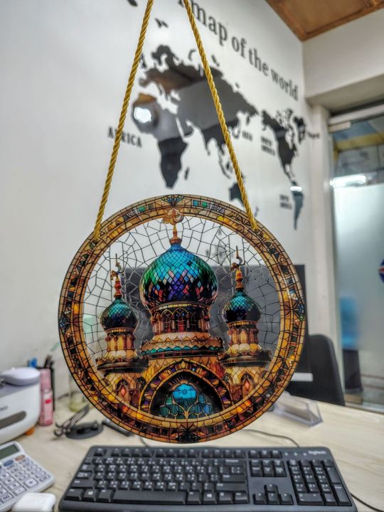 Premium%20Mosque%20&%20Crescent%20Moon%20Acrylic%20Suncatcher%20%E2%80%93%20Elegant%20Islamic%20Wall%20Art%20for%20Home%20Decor%20-%20Image%204