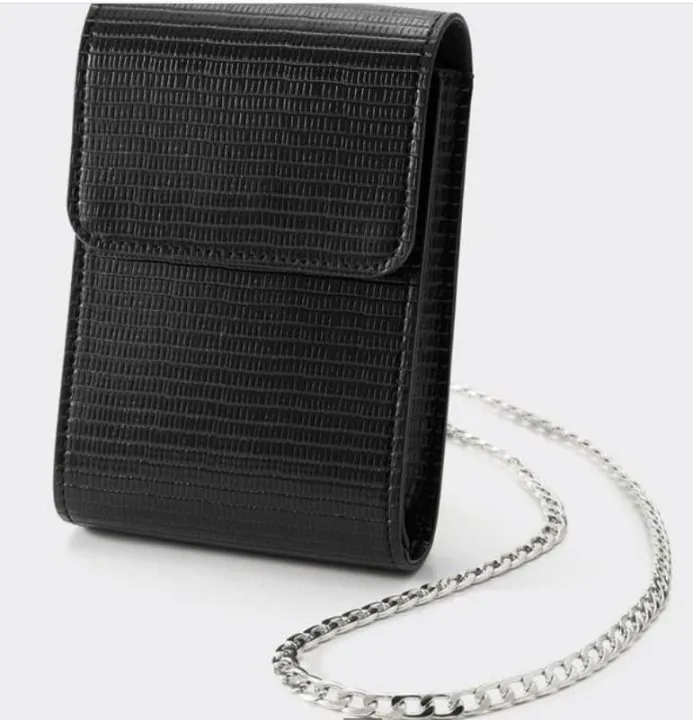 GU%20Japan%20Official%20Store%20Chain%20Cross%20Body%20Pouch%20-%20Discounted%20PU%20Leather%20Item,%20Authentic%20Japanese%20Fashion%20-%20Image%206