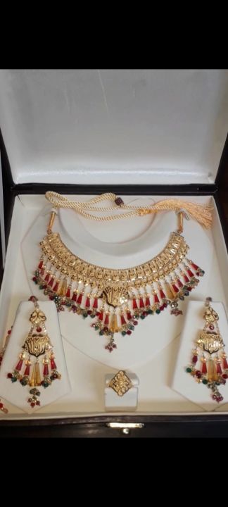 Gold%20plated%20jewellery%20set%20for%20Bridal-Custom%20Made%2024K%20Gold%20Plated%20necklace%20for%20girls-Gold%20plated%20jewellery-fashion%20jewellery-Bridals%20necklace%20-%20Image%204