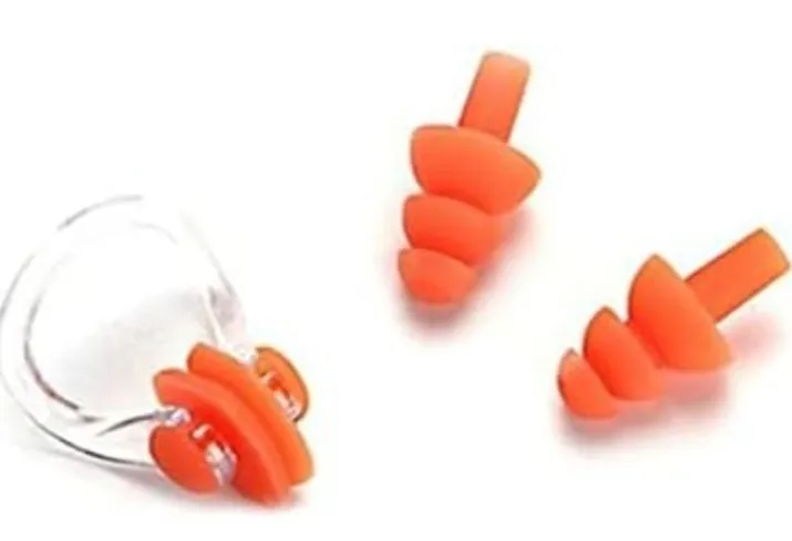 Swimming%20Nose%20Clip%20and%20Ear%20Plugs%20with%20a%20Case%20Box%20-%20Image%203
