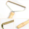Portable Lint Remover Pet Hair Remover Brush Manual Lint Roller Sofa Clothes Cleaning Lint Brush Fuzz Fabric Shaver Brush Tool. 