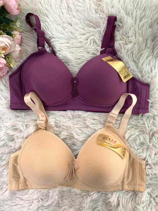 Light%20padded%20Bra%20With%20adjustable%20strap%20-%20Image%202