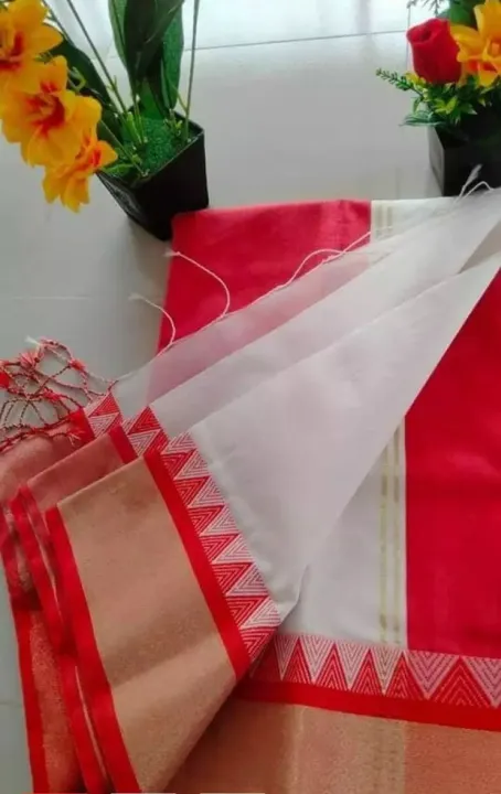 white%20And%20Red%20Exclusive%20Design%20Tangail%20Tat%20half%20silk%20Saree%20For%20Women%20-%20Image%204