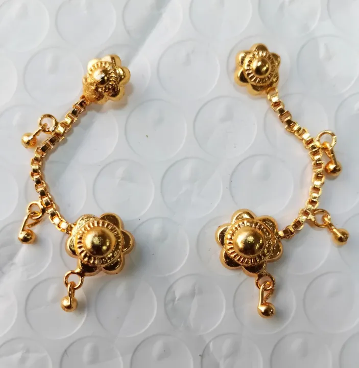 Trendy%20Gold-Plated%20Chain%20Tops%20for%20Ladies%20&%20Girls%20%E2%80%93%20Stylish%20Floral%20Design%20Earrings%20(Multiple%20Variations)%20-%20Image%204