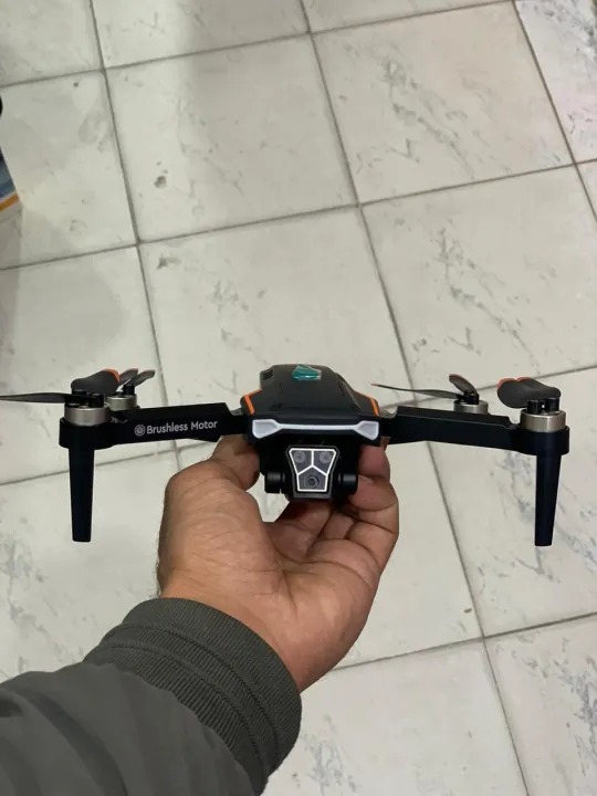 F168%20Triple%20Camera%20Drone%20with%20180%C2%B0%20Rotatable%20HD%20Camera%20%7C%20Brushless%20Motor%20%7C%20High-Definition%20Aerial%20Photography%20-%20Image%203