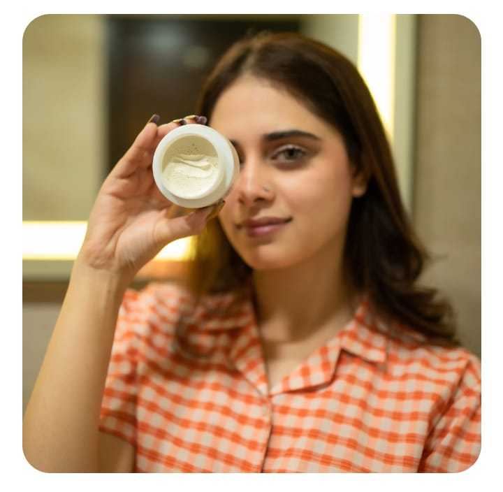 Glow%20Natural%20Glutathione%20Alpha%20Arbutin%20Skin%20Brightening%20Cream%20-%20Image%204