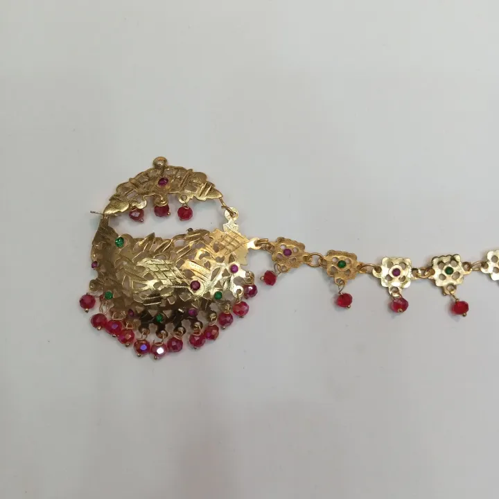 Gold-Plated%20Traditional%20Bridal%20Manjus%20Nath%20with%20Red%20Beads%20%E2%80%93%20Raaikal%20Jewels%20-%20Image%205