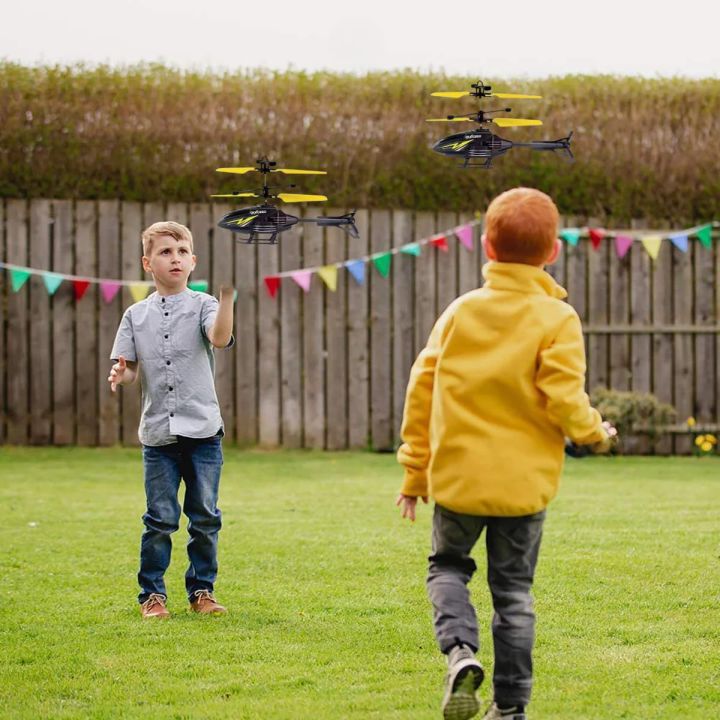 Flying%20Helicopter,Remote%20Control%20Helicopter%20for%206%20+%20Years%20Boys%20Indoor%20and%20Outdoor%20Helicopter,%20Palm%20Sensing%20Helicopter%20-%20Image%205