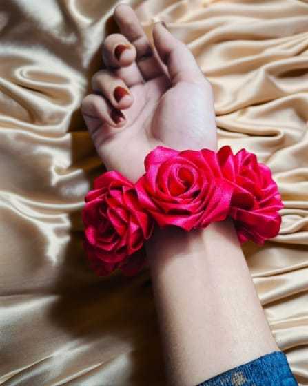 Handmade Floral Ribbon Gajra | Artificial Flower Gajra for Brides | Elegant Ribbon Flower Gajra | Stylish Party Wear Gajra | Traditional Gajra for Girls | Mehndi & Wedding Gajra Design | Handmade Gajra Jewelry for Bun Hairstyle