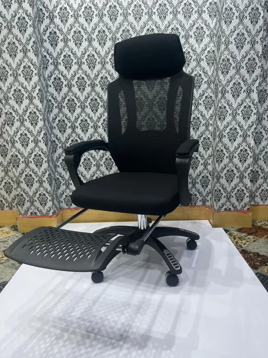 Executive%20Chair%20with%20Footrest%20and%20headrest%20-%20Image%202