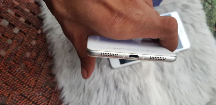 VIVO%20x5%20pro%20D%204/64%20GB%20PTA%20APPROVED%20COMPLETE%20ACCESSORIES%20-%20Image%206