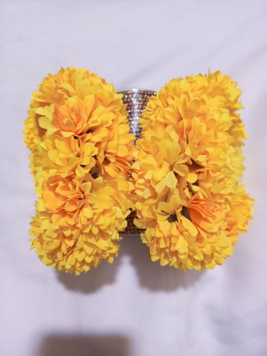 Artificial%20fabric%20(%20Yellow%20)%20colour%20/%20Most%20Demanding%20beautiful%20gajra%20/%20pack%20of%2001%20pair%20-%20Image%205