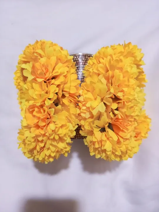 Artificial%20fabric%20(%20Yellow%20)%20colour%20/%20Most%20Demanding%20beautiful%20gajra%20/%20pack%20of%2001%20pair%20-%20Image%205