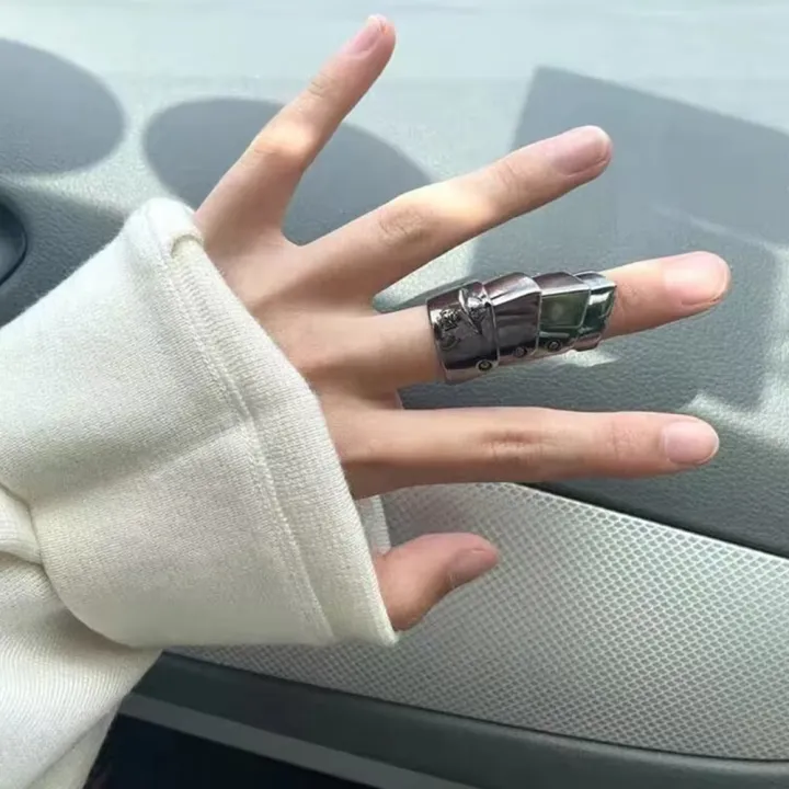 Anime%20Oosaki%20Nana%20Cosplay%20Metal%20Ring%20Armor%20Knuckle%20Finger%20Rings%20Hip%20Hop%20Silver%20Black%20Party%20Prop%20-%20Image%202