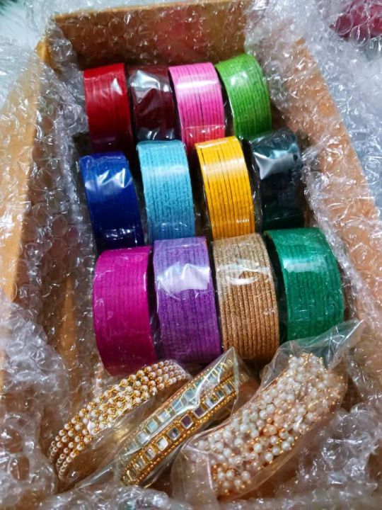 metal%20velvet%20colorful%20gajra%20Kaundan%20churi%20combo%20set%20-%20Image%204