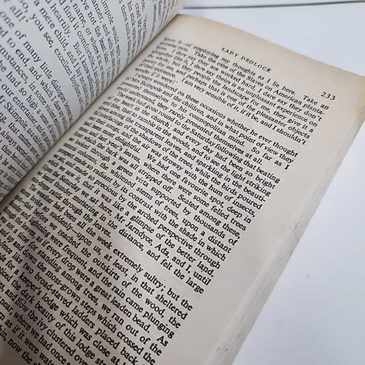 Bleak%20House%20(%20Penguin%20Classic%20)%20by%20Charles%20Dickens%20-%20Image%203