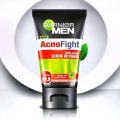 Garnier Men Acno Fight Anti-Acne Scrub in Foam With Salicylic Acid & Herba Repair 100ml. 